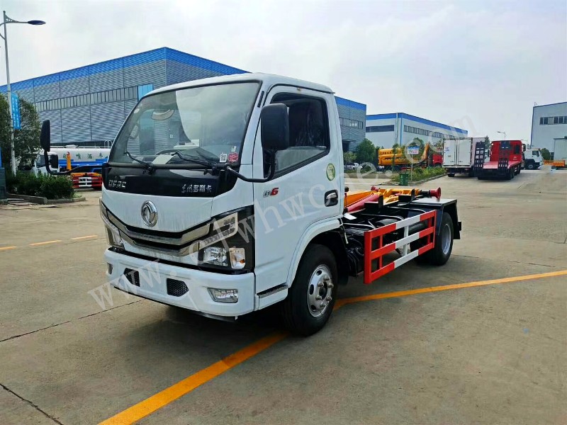 東風(fēng)5方勾臂垃圾車(chē)價(jià)格 國(guó)六小多利卡勾臂垃圾車(chē)廠家 最新勾臂垃圾車(chē)報(bào)價(jià)