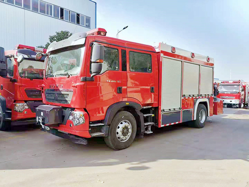 重汽豪沃搶險(xiǎn)救援消防車(chē)