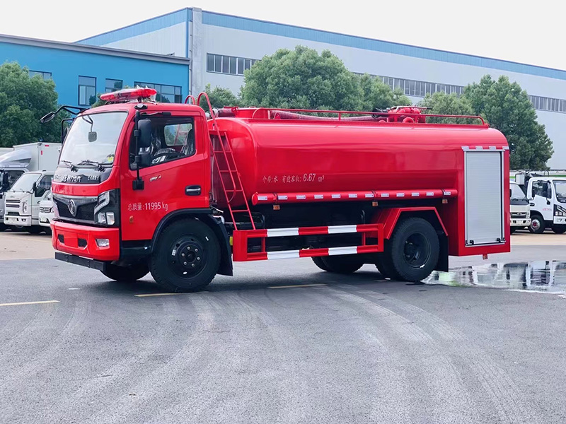 東風(fēng)大多利卡D7單排綠化消防噴灑車