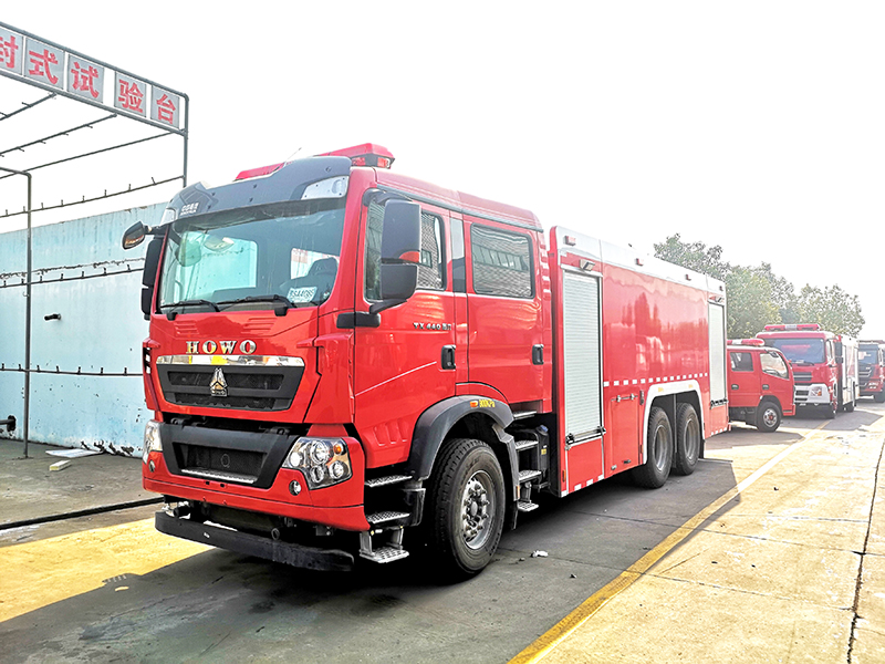 豪沃牌 國(guó)六16噸泡沫消防車(chē)