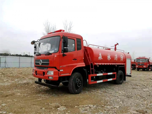 天錦8噸森林消防灑水車(chē)